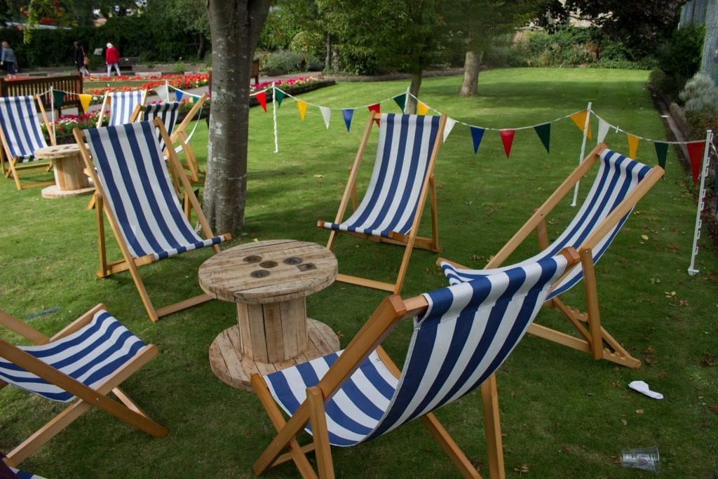 Deck Chair Hire across the UK. Fun4Events Traditional Deckchair Hire