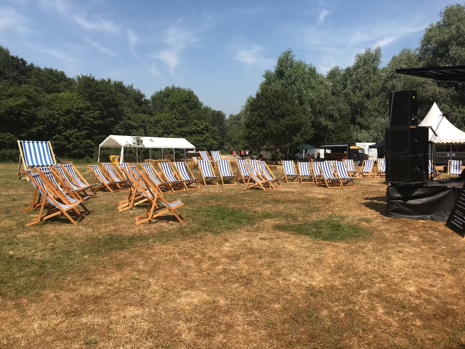 Deck Chair Hire across the UK. Fun4Events - Traditional Deckchair Hire